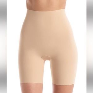 NWT Commando’s Classic Control Short in CC113